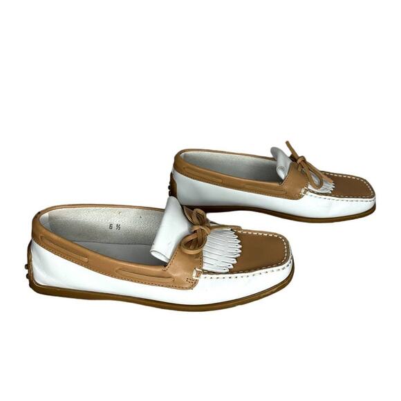 Tod's Leather Loafers Slip On Country Club Preppy Driving Moccasin Flats 6.5 - Picture 2 of 8